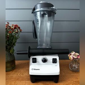 Vitamix 5200 Professional Grade Blender & 64oz Pitcher Variable 10 Speed VM0103
